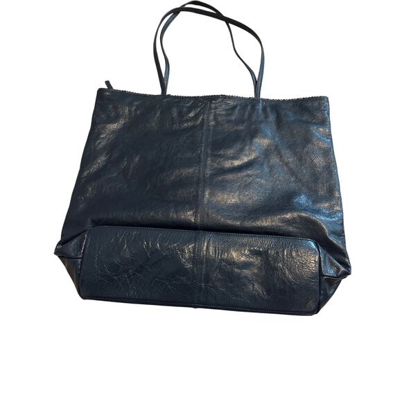 Latico Nora Navy Blue Leather Tote Shoulder Bag Zip Closure Scallop Edge - Picture 4 of 8